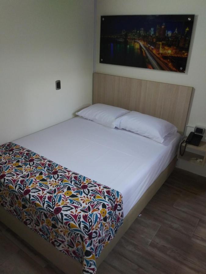 Hotel Boutique Street 50 Medellin Bagian luar foto