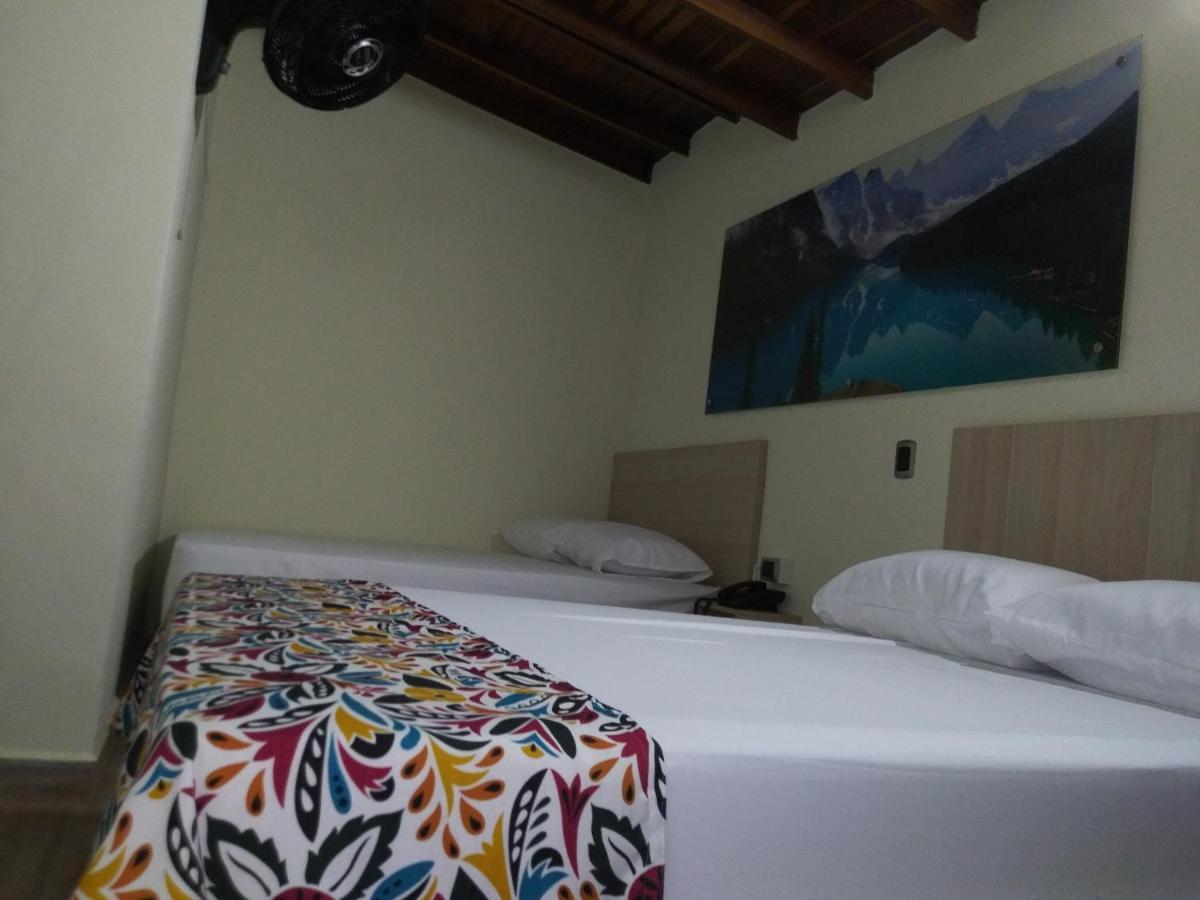 Hotel Boutique Street 50 Medellin Bagian luar foto