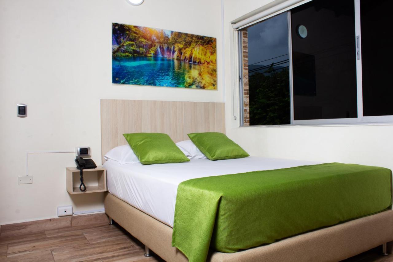 Hotel Boutique Street 50 Medellin Bagian luar foto